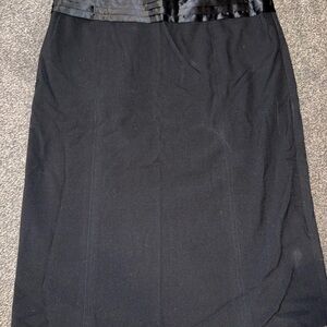 Chic Black Midi Skirt for Women